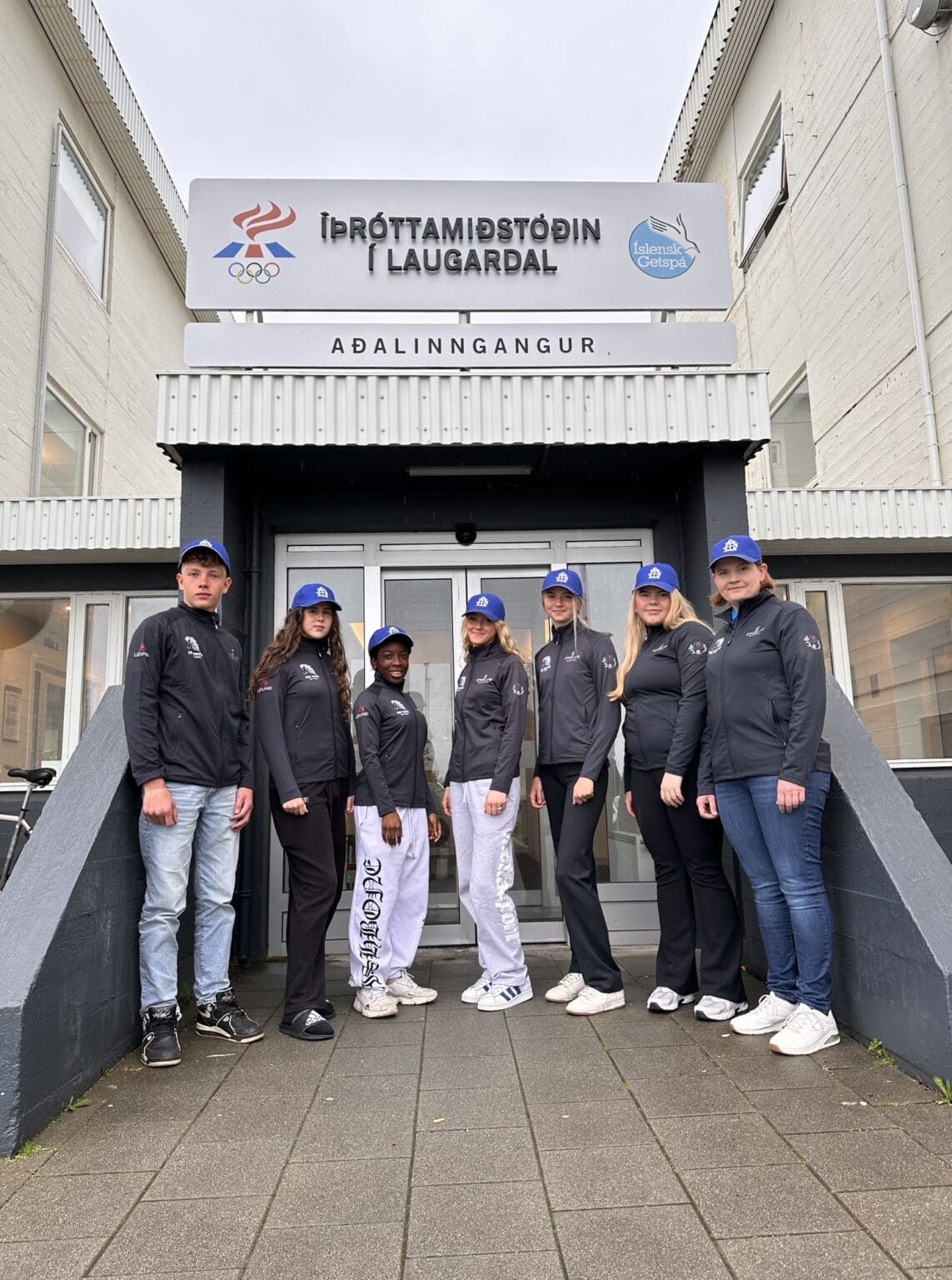 Íslensku þátttakendurnir í FEIF Youth Cup farnir til Sviss | Eidfaxi.is
